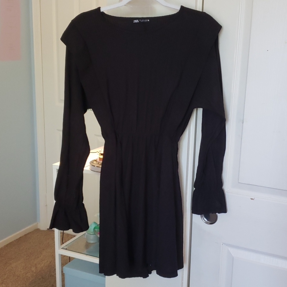 Zara Long Sleeve Dress🌷